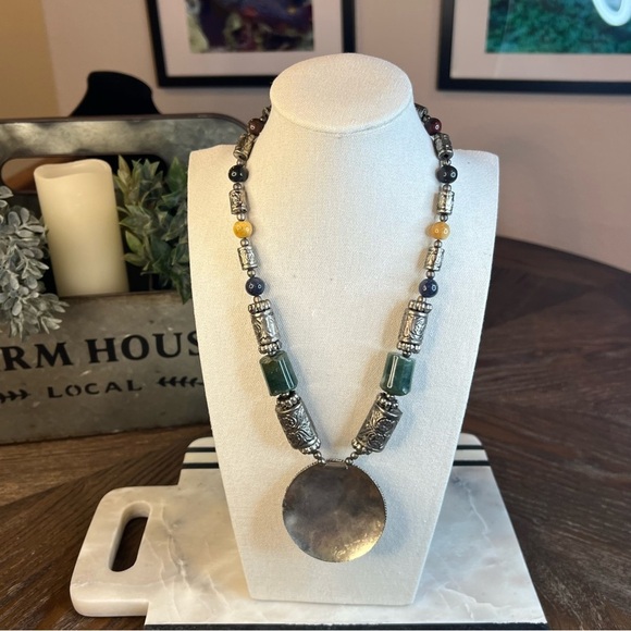 Vintage inspired Multi Stone Necklace with Stunning Silver Pendant - Picture 5 of 5